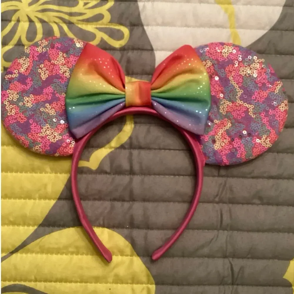 NWOT Disney Minnie Mouse Rainbow Sequin ears satin rainbow bow headband